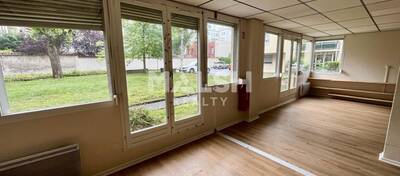 MALSH Realty & Property - Local commercial - Lyon 8°/ Hôpitaux - Lyon 8 - 2