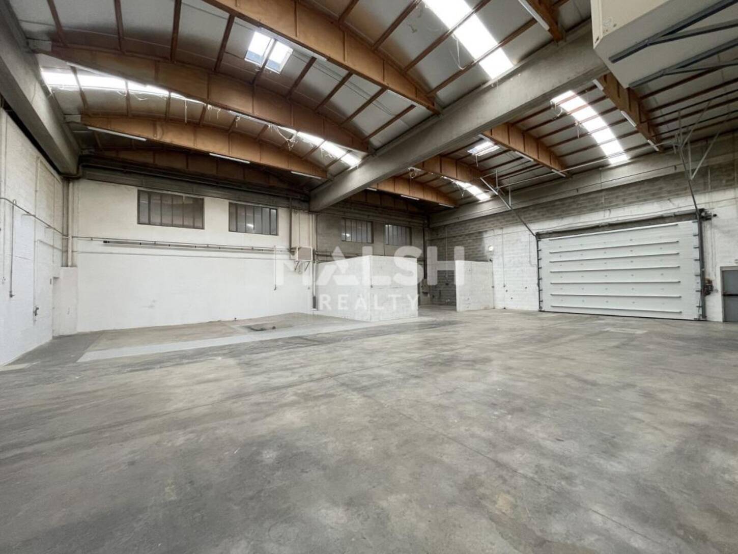 MALSH Realty & Property - Local d'activités - Lyon EST (St Priest /Mi Plaine/ A43 / Eurexpo) - Chassieu - 2