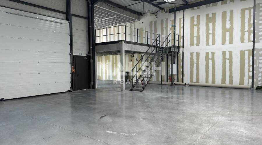 MALSH Realty & Property - Local d'activités - Lyon Nord Est (Rhône Amont) - Décines-Charpieu - 2