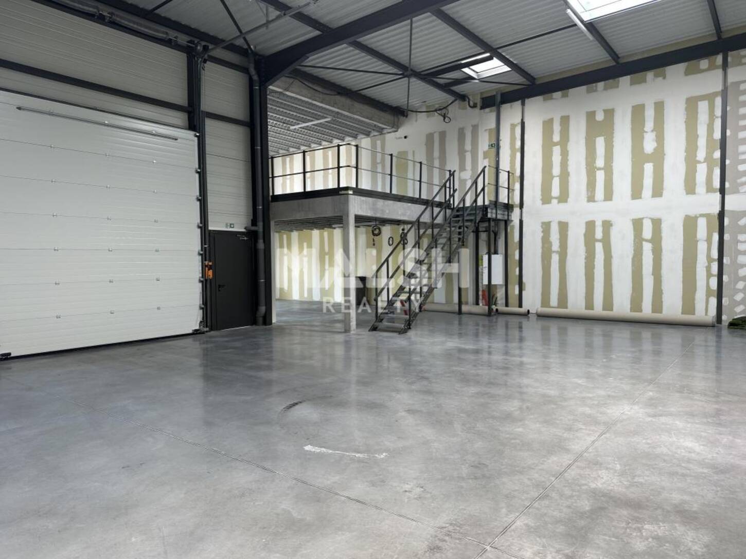 MALSH Realty & Property - Local d'activités - Lyon Nord Est (Rhône Amont) - Décines-Charpieu - 2