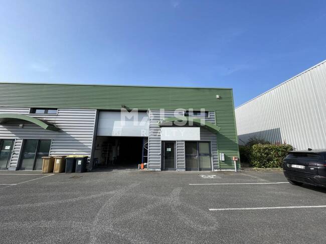 MALSH Realty & Property - Local d'activités - Extérieurs NORD (Villefranche / Belleville) - Lozanne - 1
