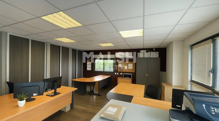 MALSH Realty & Property - Local d'activités - Extérieurs NORD (Villefranche / Belleville) - Lozanne - 5