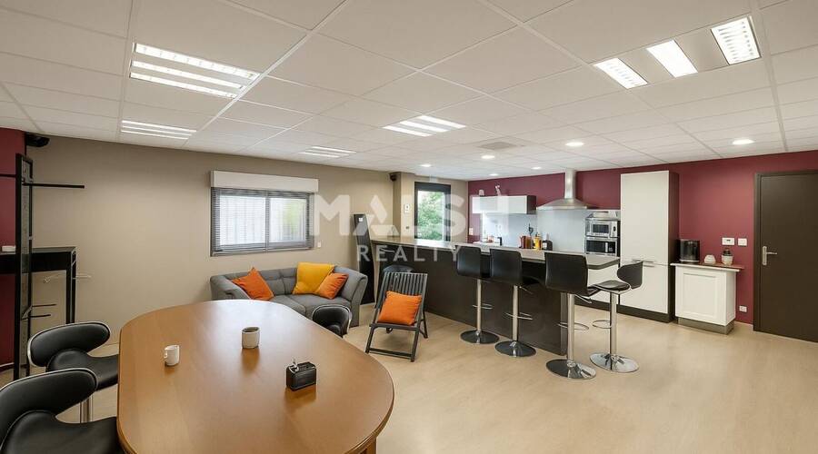 MALSH Realty & Property - Local d'activités - Extérieurs NORD (Villefranche / Belleville) - Lozanne - 10