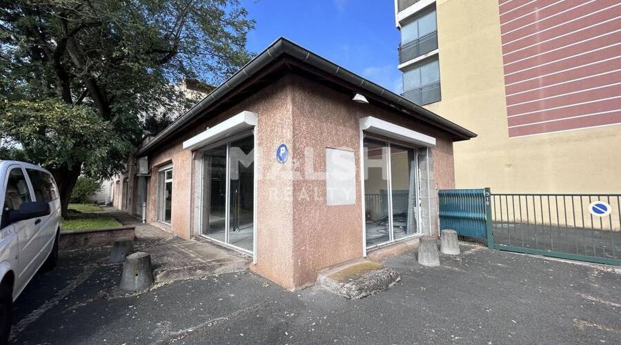 MALSH Realty & Property - Local commercial - Extérieurs NORD (Villefranche / Belleville) - Villefranche-sur-Saône - 1