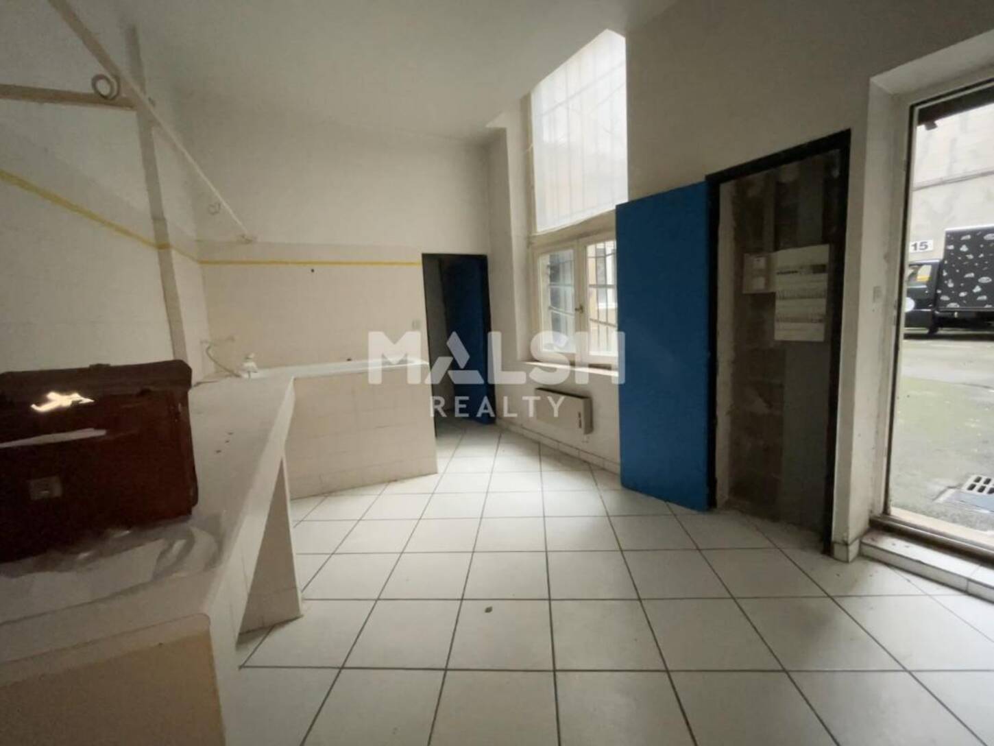 MALSH Realty & Property - Local commercial - Saint Etienne - Saint-Étienne - 2