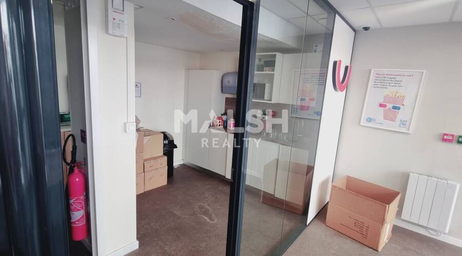 MALSH Realty & Property - Local commercial - Carré de Soie / Grand Clément / Bel Air - Villeurbanne - 4