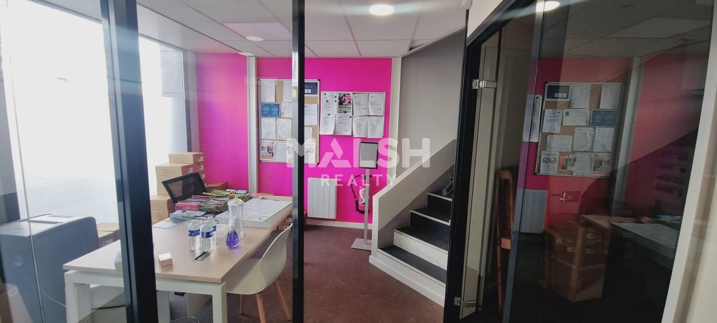 MALSH Realty & Property - Local commercial - Carré de Soie / Grand Clément / Bel Air - Villeurbanne - 2