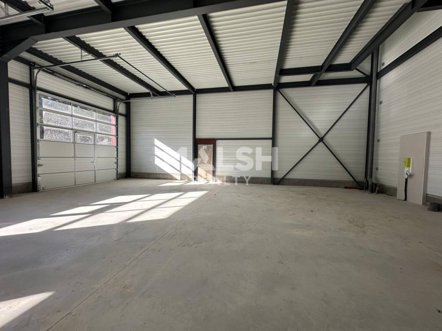 MALSH Realty & Property - Local d'activités - Extérieurs NORD (Villefranche / Belleville) - Montmerle-sur-Saône - 2