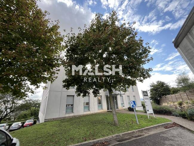 MALSH Realty & Property - Bureau - Extérieurs NORD (Villefranche / Belleville) - Limas - 1