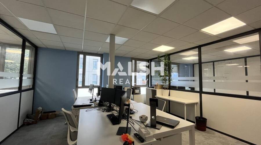 MALSH Realty & Property - Bureau - Extérieurs NORD (Villefranche / Belleville) - Limas - 13