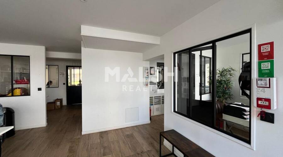 MALSH Realty & Property - Local commercial - Lyon 8°/ Hôpitaux - Lyon 8 - 2