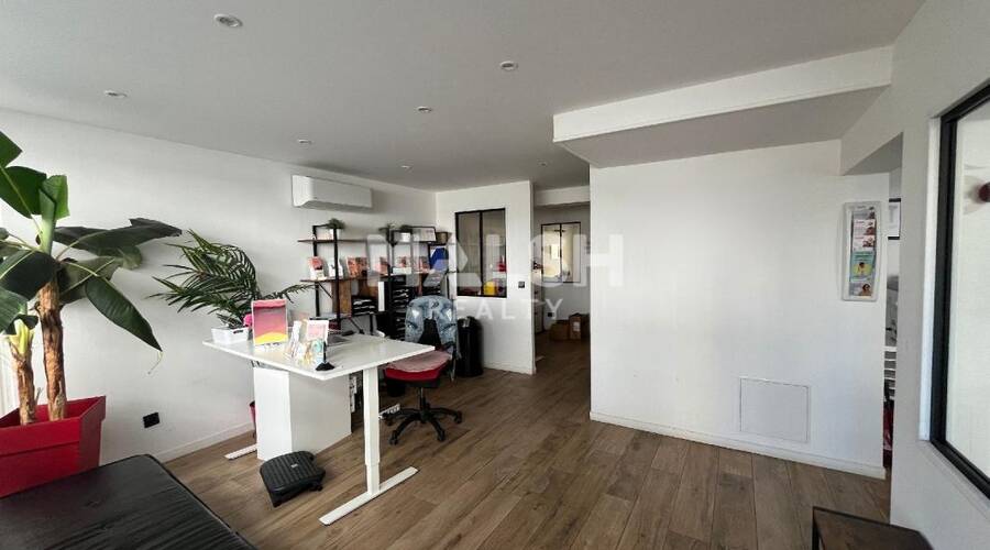 MALSH Realty & Property - Local commercial - Lyon 8°/ Hôpitaux - Lyon 8 - 3