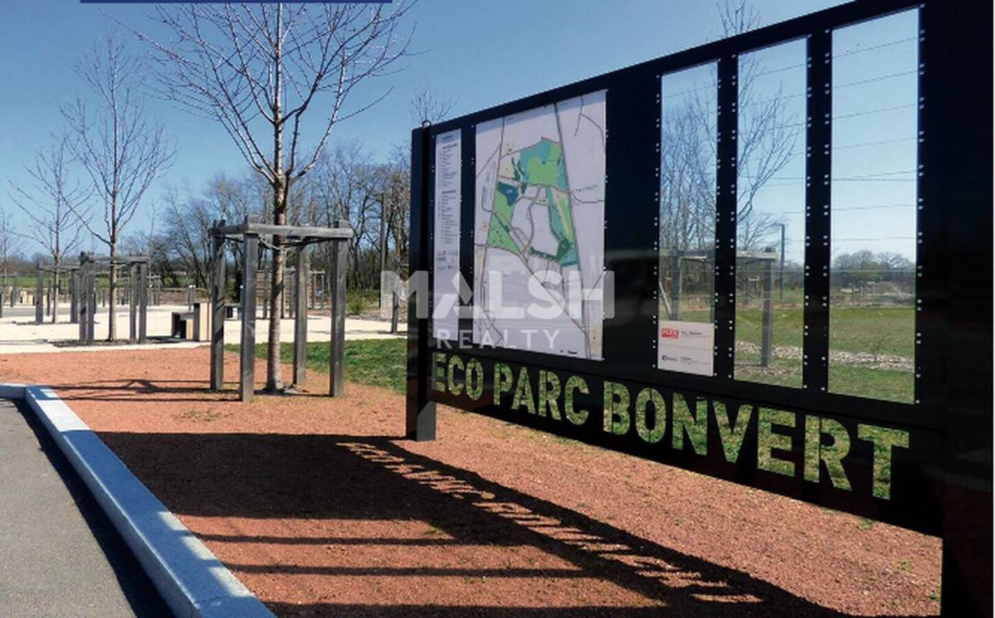 MALSH Realty & Property - Terrain - Nord 42 - Mably - 2