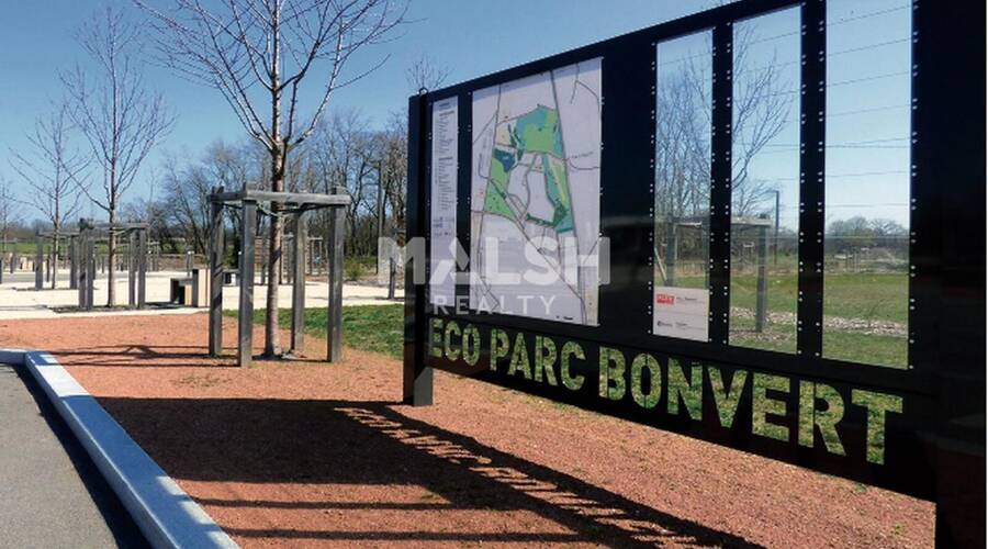 MALSH Realty & Property - Terrain - Nord 42 - Mably - 2