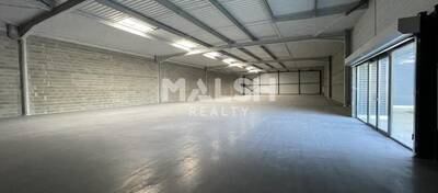 MALSH Realty & Property - Local commercial - Extérieurs NORD (Villefranche / Belleville) - Anse - 1