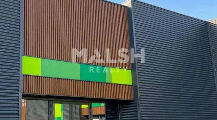 MALSH Realty & Property - Local commercial - Extérieurs NORD (Villefranche / Belleville) - Anse - 2