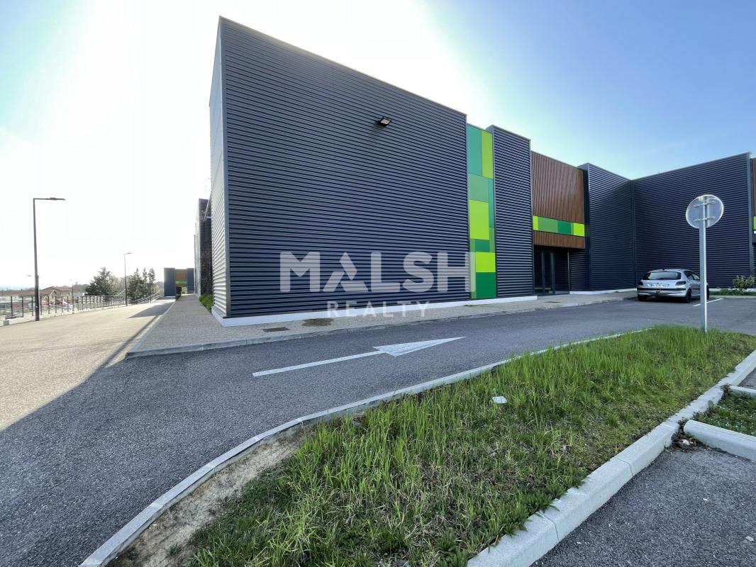 MALSH Realty & Property - Local commercial - Extérieurs NORD (Villefranche / Belleville) - Anse - 3