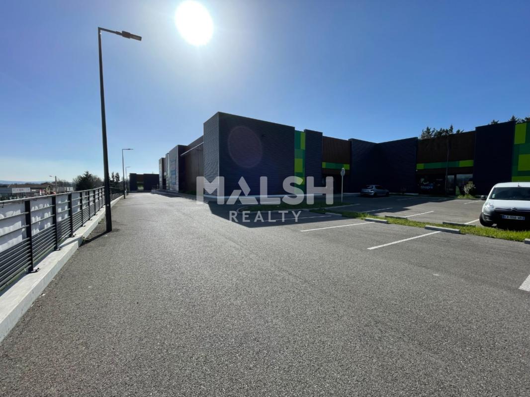 MALSH Realty & Property - Local commercial - Extérieurs NORD (Villefranche / Belleville) - Anse - 4