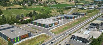 MALSH Realty & Property - Local commercial - Extérieurs NORD (Villefranche / Belleville) - Anse - 1