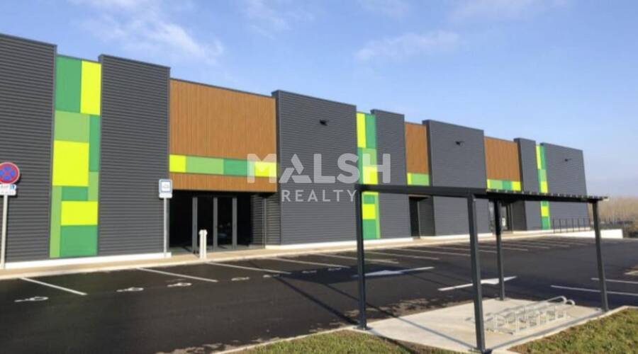 MALSH Realty & Property - Local commercial - Extérieurs NORD (Villefranche / Belleville) - Anse - 1