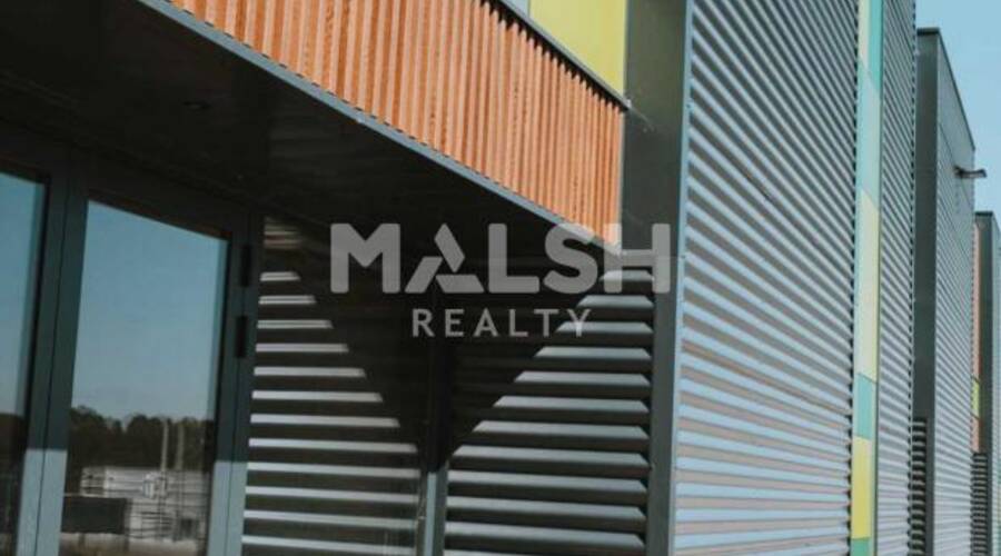 MALSH Realty & Property - Local commercial - Extérieurs NORD (Villefranche / Belleville) - Anse - 3