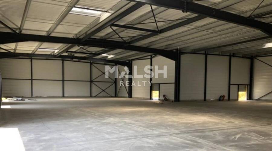 MALSH Realty & Property - Local commercial - Extérieurs NORD (Villefranche / Belleville) - Anse - 2