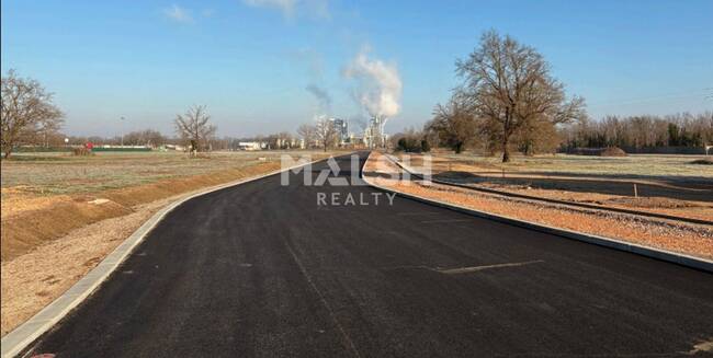 MALSH Realty & Property - Terrain - Nord 42 - Roanne - 1