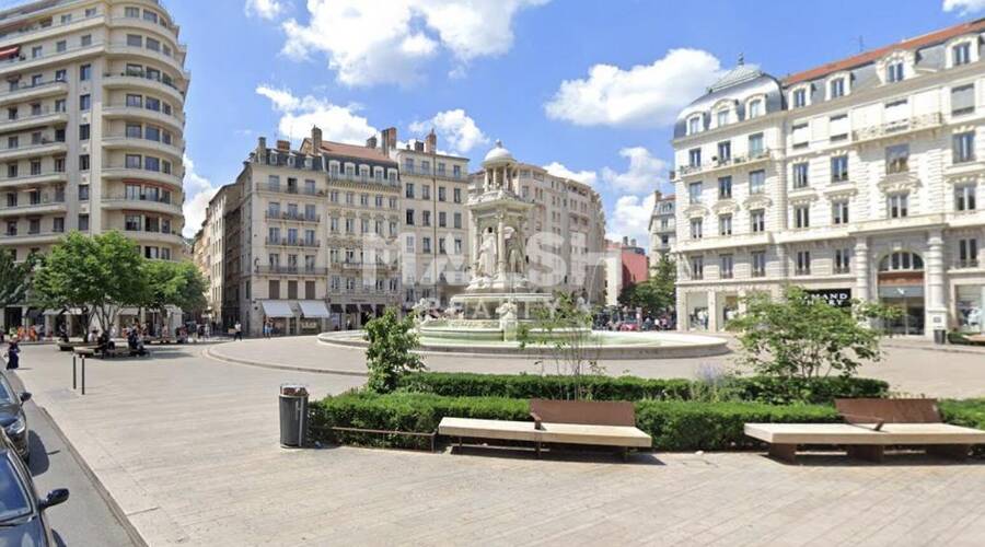 MALSH Realty & Property - Local commercial - Lyon - Presqu'île - Lyon 2 - 4