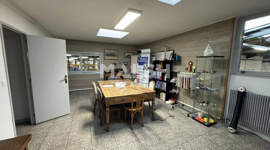 MALSH Realty & Property - Local d'activités - Saint Etienne - Saint-Chamond - 2