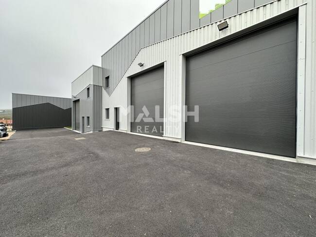 MALSH Realty & Property - Local d'activités - Extérieurs NORD (Villefranche / Belleville) - Saint-Étienne-la-Varenne - 1
