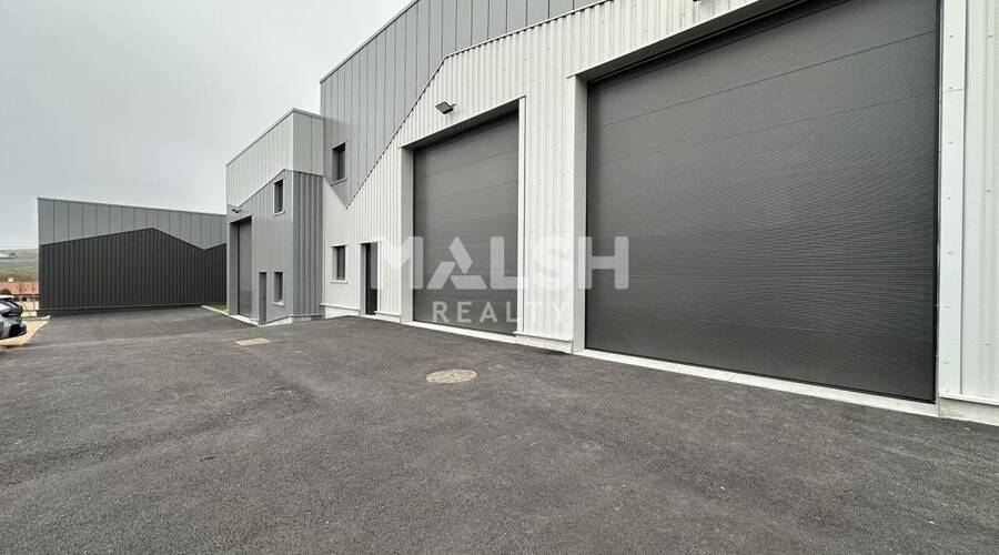 MALSH Realty & Property - Local d'activités - Extérieurs NORD (Villefranche / Belleville) - Saint-Étienne-la-Varenne - 1