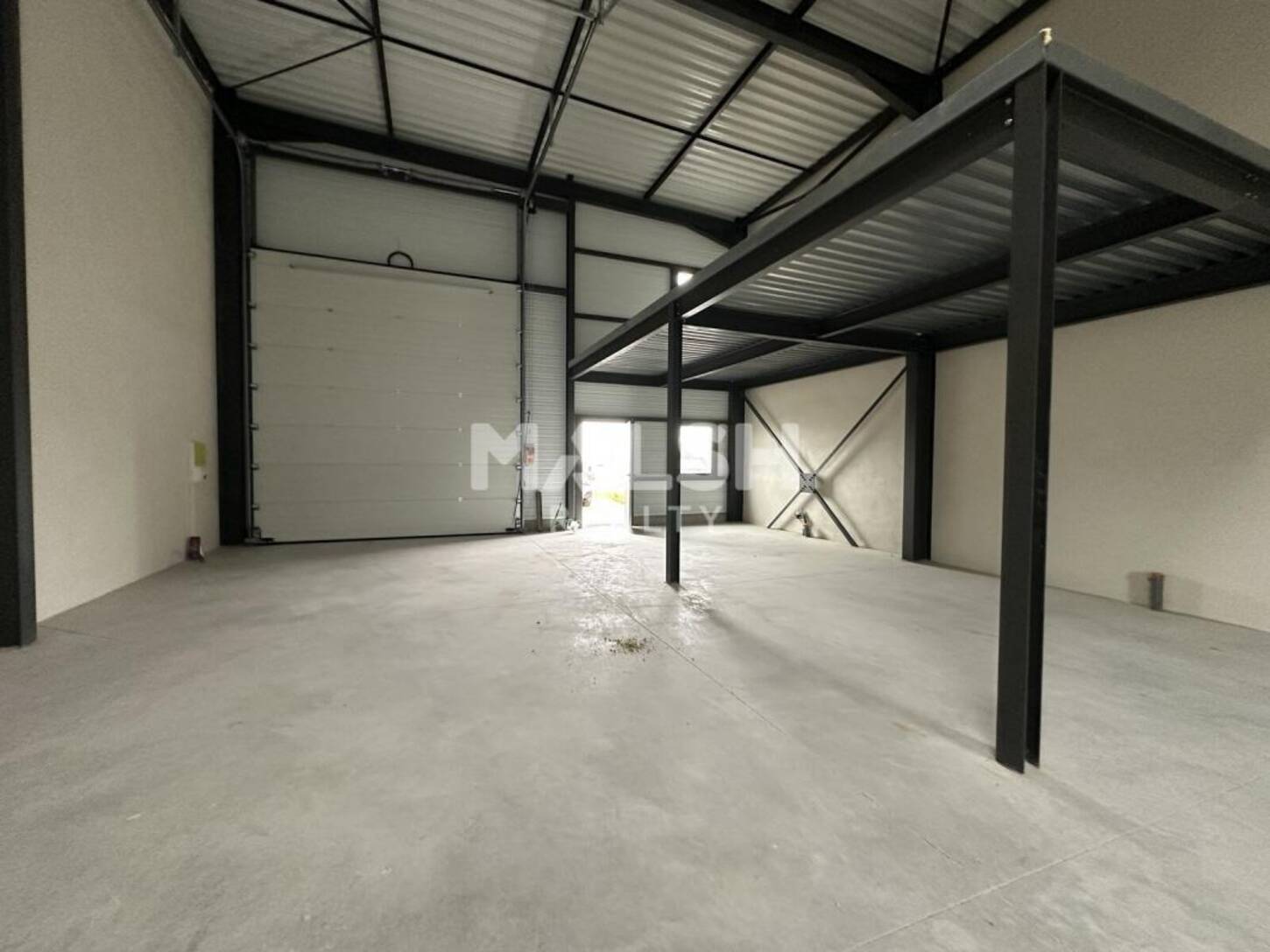 MALSH Realty & Property - Local d'activités - Extérieurs NORD (Villefranche / Belleville) - Saint-Étienne-la-Varenne - 2