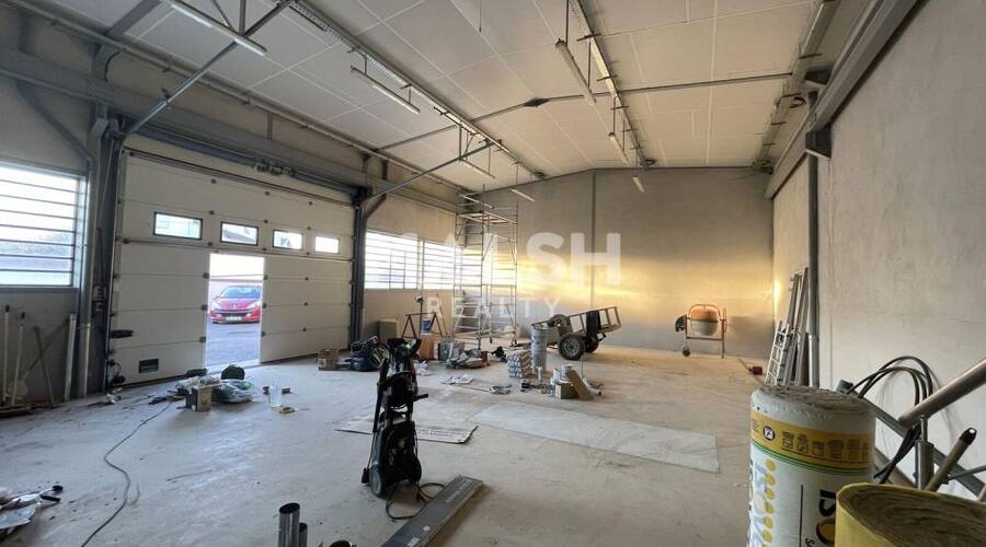 MALSH Realty & Property - Local d'activités - Carré de Soie / Grand Clément / Bel Air - Villeurbanne - 3