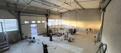 MALSH Realty & Property - Local d'activités - Carré de Soie / Grand Clément / Bel Air - Villeurbanne - 4