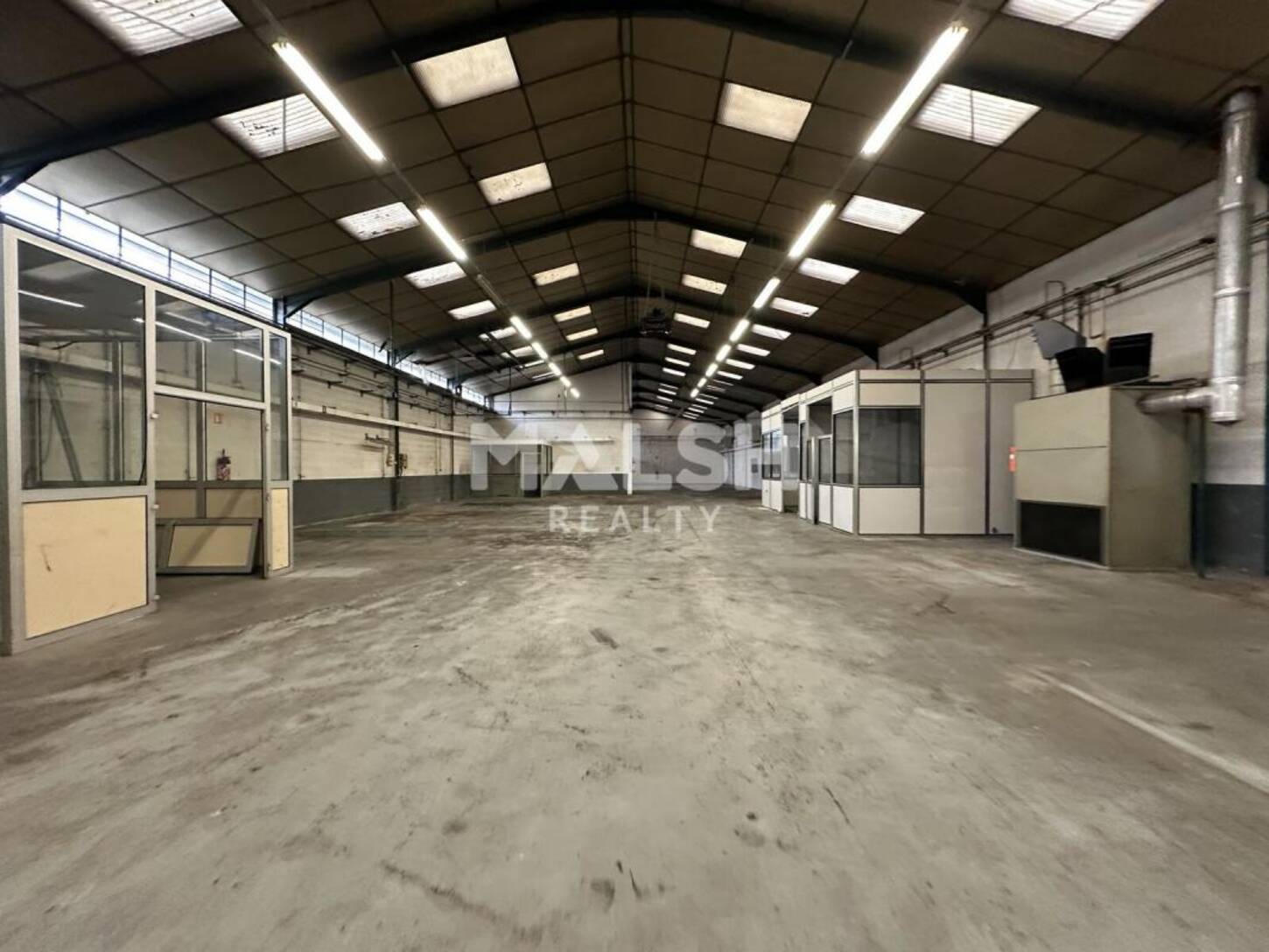 MALSH Realty & Property - Local d'activités - Lyon Nord Est (Rhône Amont) - Décines-Charpieu - 2