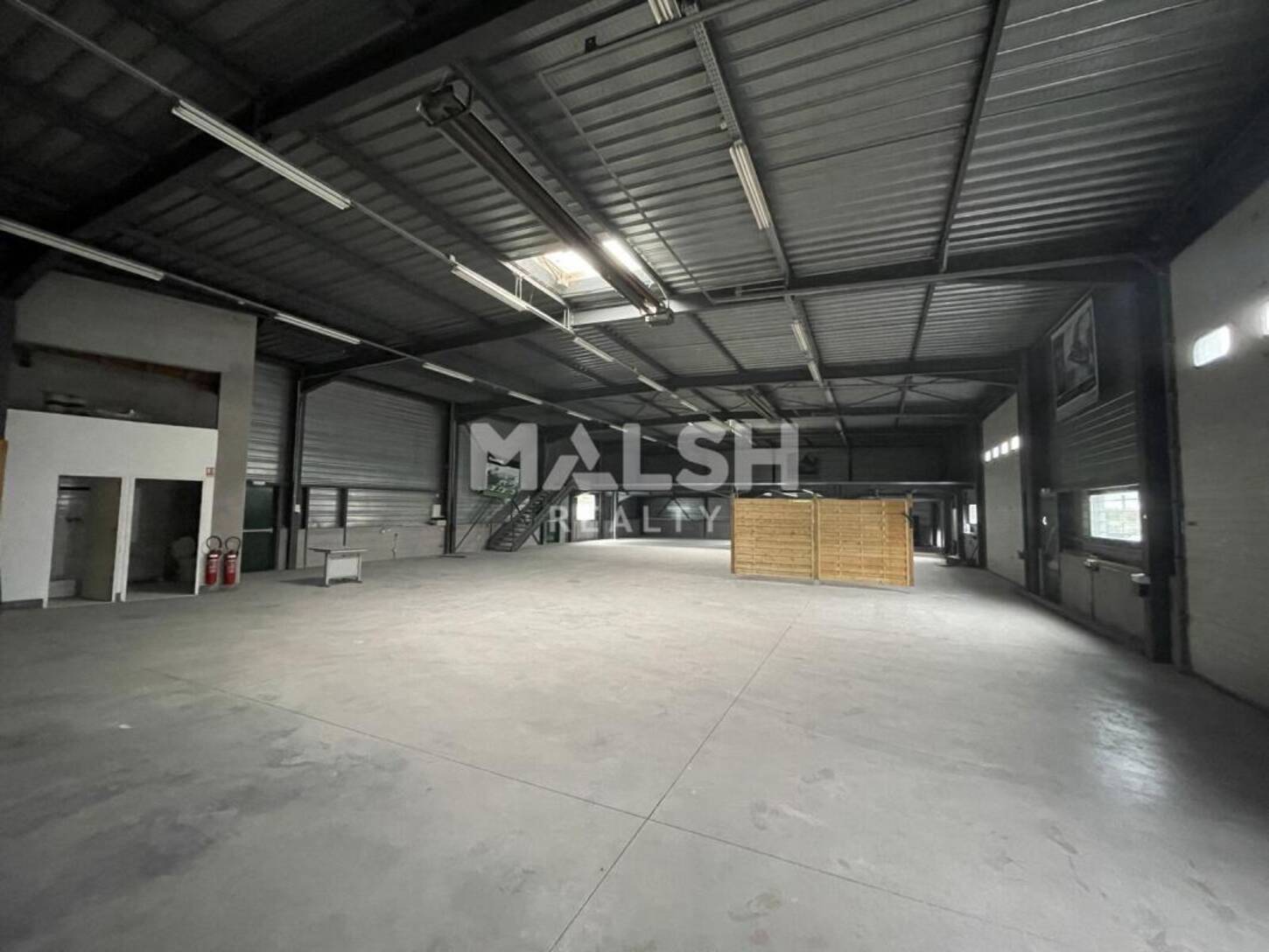 MALSH Realty & Property - Local d'activités - Taluyers - 2