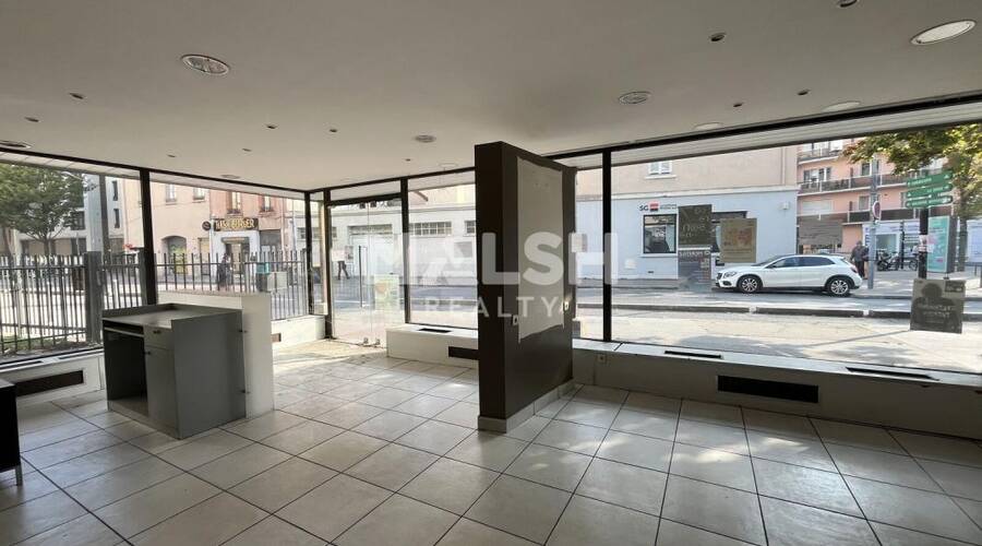 MALSH Realty & Property - Local commercial - Carré de Soie / Grand Clément / Bel Air - Villeurbanne - 3