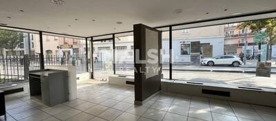 MALSH Realty & Property - Local commercial - Carré de Soie / Grand Clément / Bel Air - Villeurbanne - 3
