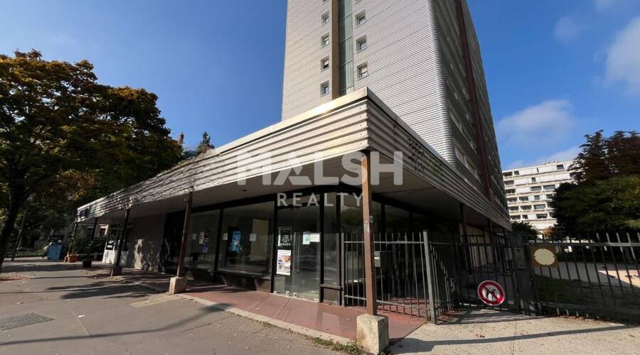 MALSH Realty & Property - Local commercial - Carré de Soie / Grandclément / Bel Air - Villeurbanne - 1