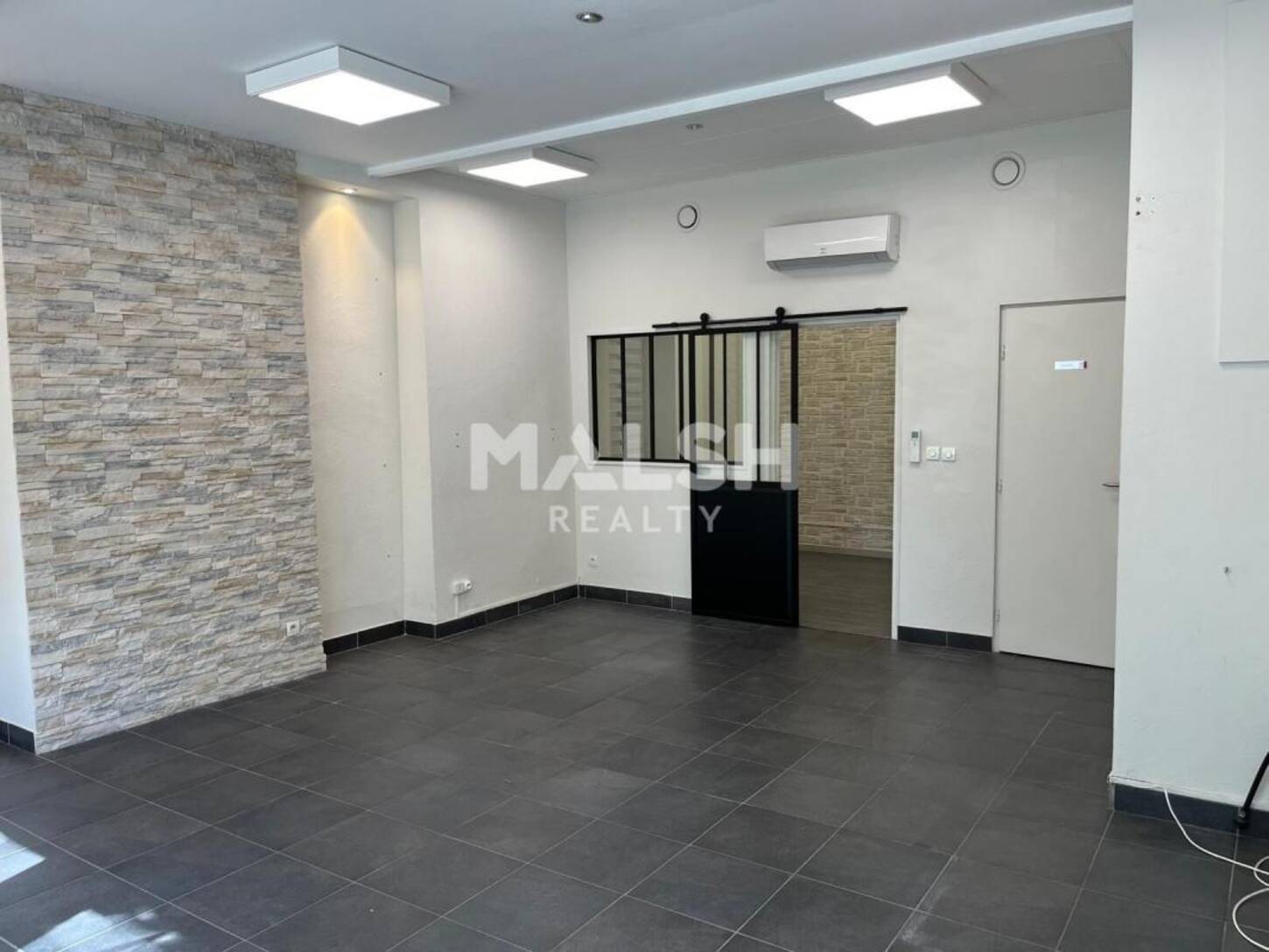 MALSH Realty & Property - Local commercial - Carré de Soie / Grand Clément / Bel Air - Villeurbanne - 2