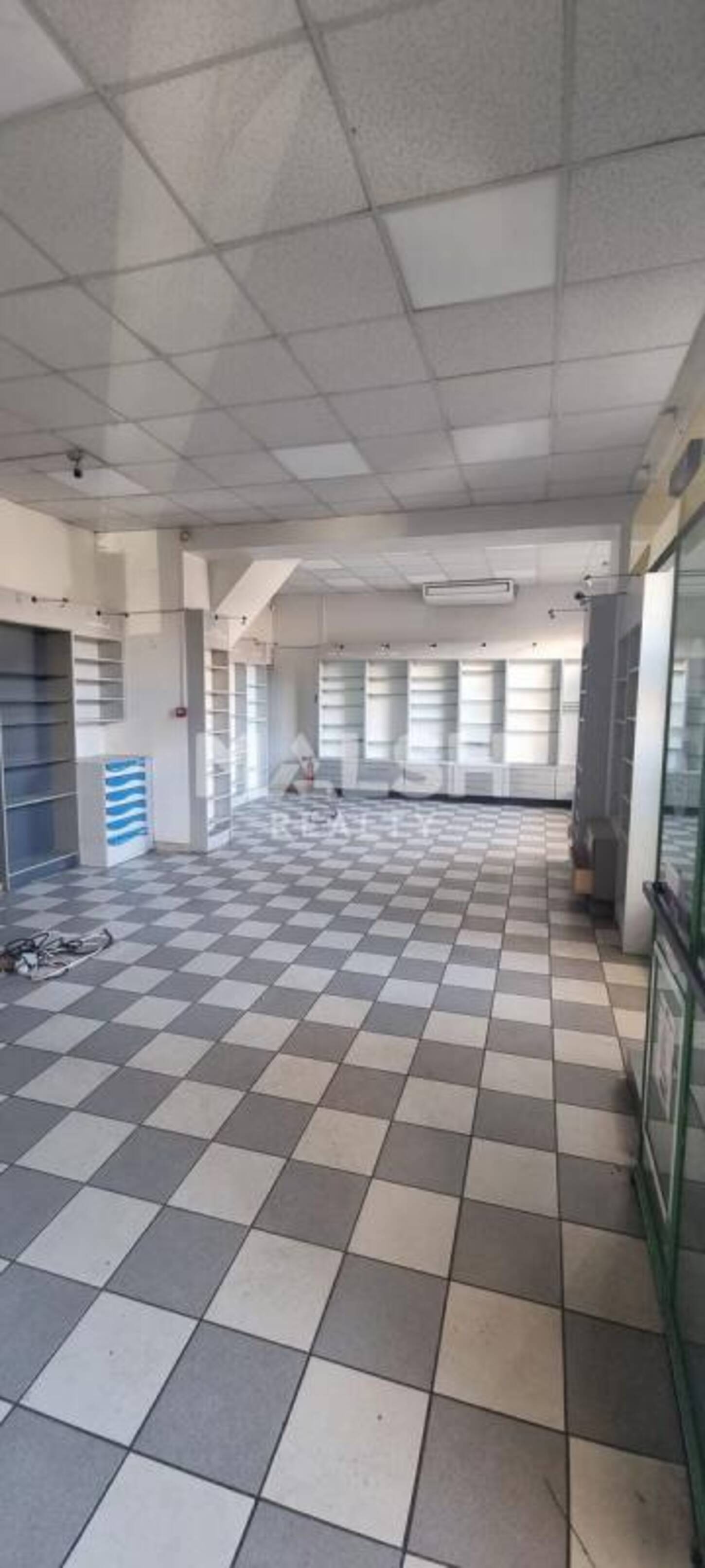 MALSH Realty & Property - Local commercial - Lyon Sud Est - Saint-Fons - 2