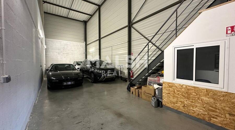 MALSH Realty & Property - Local d'activités - Extérieurs NORD (Villefranche / Belleville) - Limas - 2