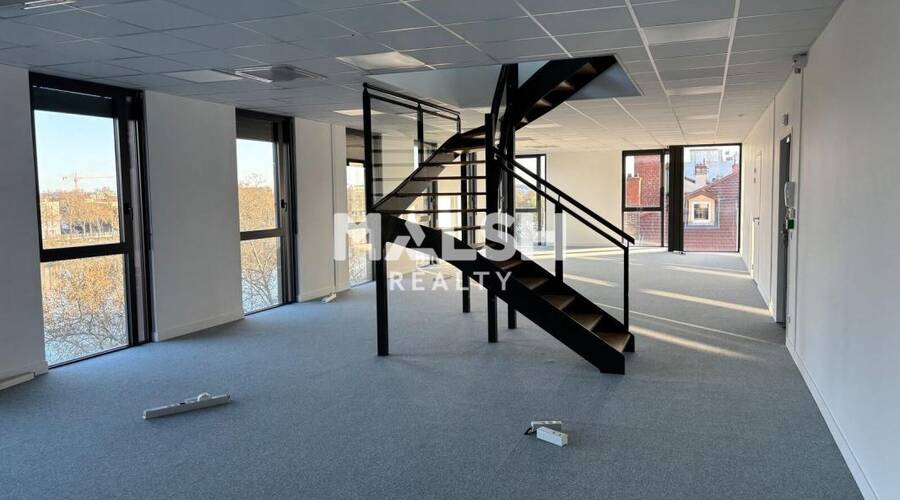 MALSH Realty & Property - Bureau - Lyon 2° / Confluence - Lyon 2 - 3