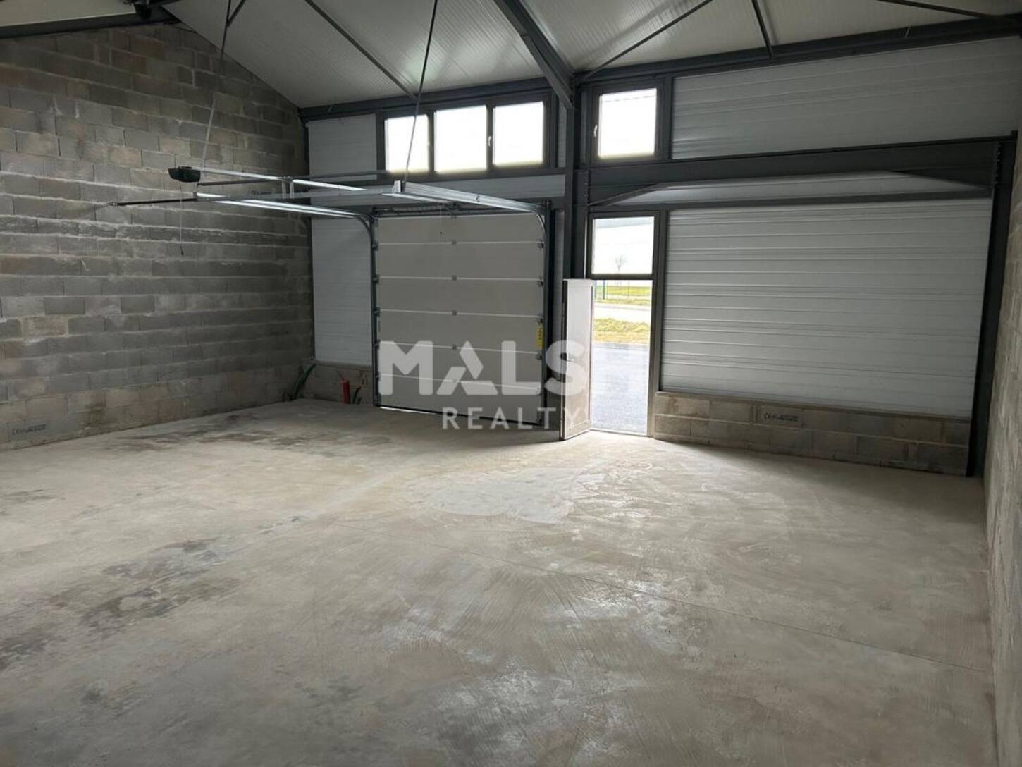 MALSH Realty & Property - Local d'activités - Extérieurs NORD (Villefranche / Belleville) - Civrieux - 2