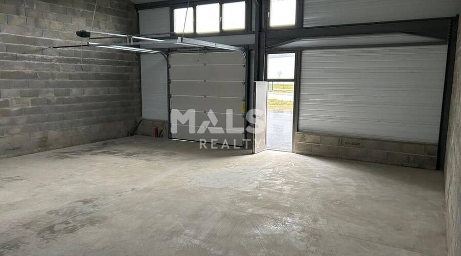 MALSH Realty & Property - Local d'activités - Extérieurs NORD (Villefranche / Belleville) - Civrieux - 2