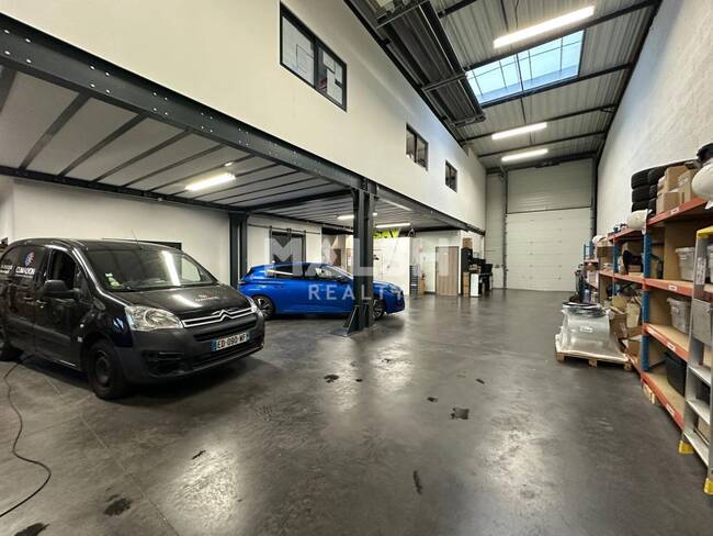 MALSH Realty & Property - Local d'activités - Lyon Nord Est (Rhône Amont) - Décines-Charpieu - 1