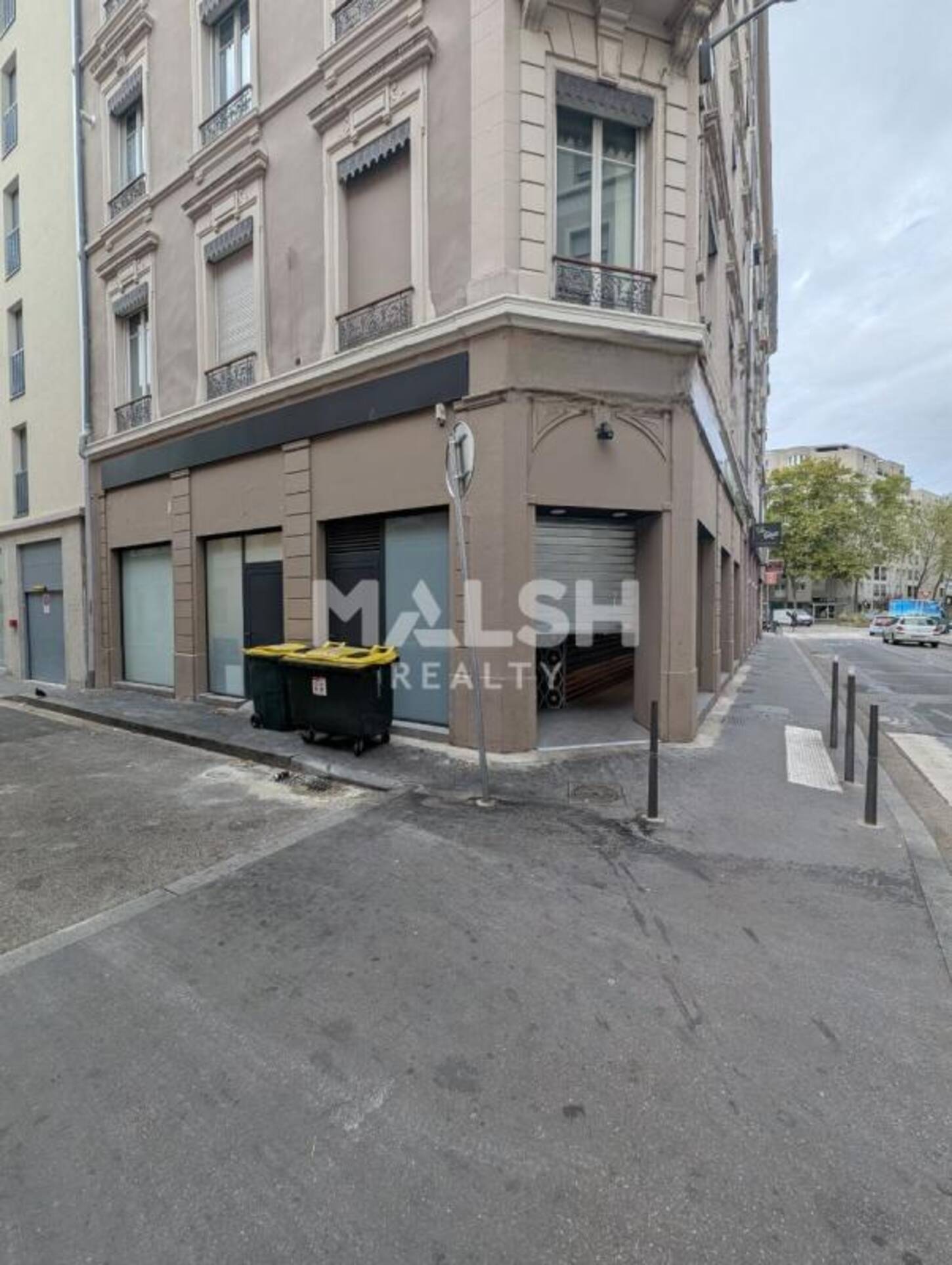 MALSH Realty & Property - Local commercial - Carré de Soie / Grand Clément / Bel Air - Villeurbanne - 2