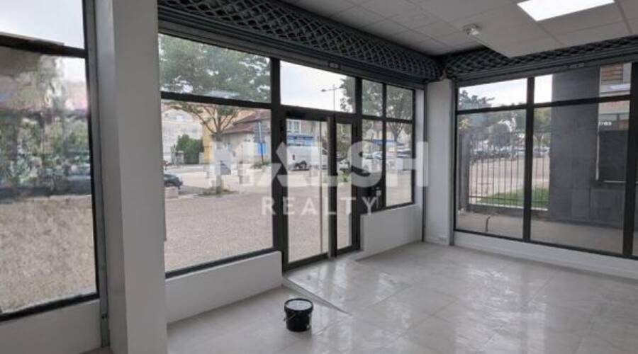 MALSH Realty & Property - Local commercial - Plateau Nord / Val de Saône - Sathonay-Camp - 2