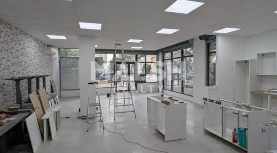 MALSH Realty & Property - Local commercial - Plateau Nord / Val de Saône - Sathonay-Camp - 4