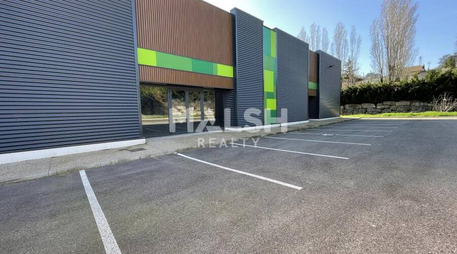 MALSH Realty & Property - Local commercial - Extérieurs NORD (Villefranche / Belleville) - Anse - 3